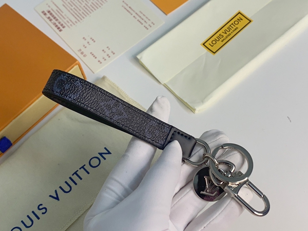 ブランドキーホルダー着用イメージ